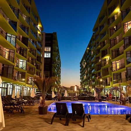 Vintage Breeze Apartment - Spa Pools Resort Mamaia Exteriör bild