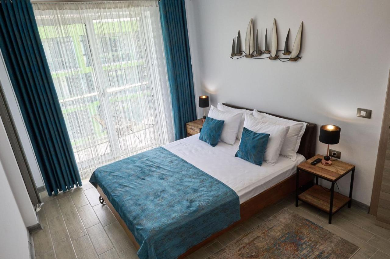 Vintage Breeze Apartment - Spa Pools Resort Mamaia Exteriör bild