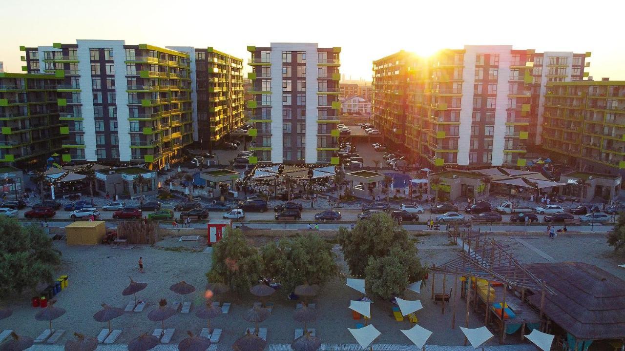 Vintage Breeze Apartment - Spa Pools Resort Mamaia Exteriör bild