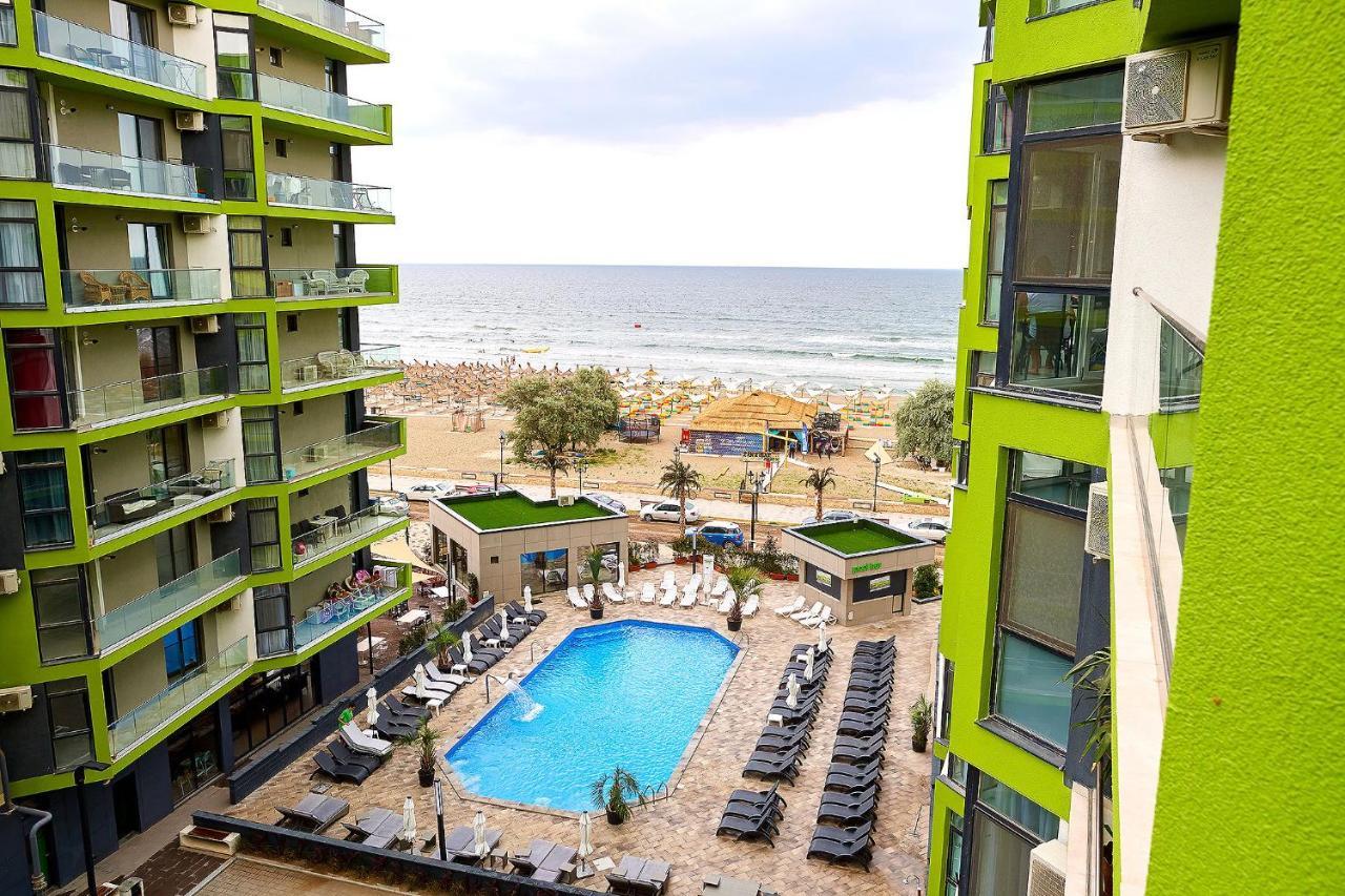 Vintage Breeze Apartment - Spa Pools Resort Mamaia Exteriör bild