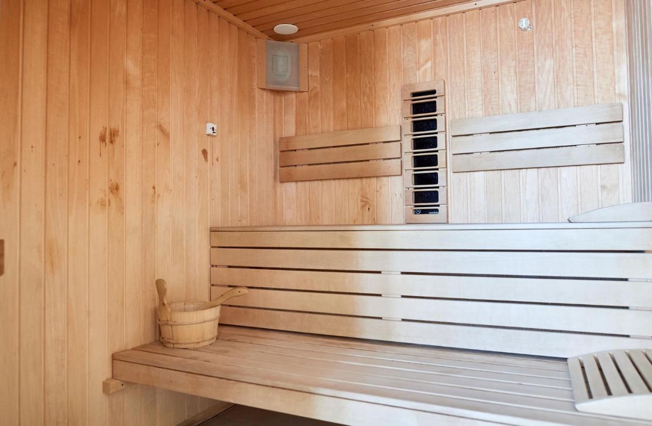 Vintage Breeze Apartment - Spa Pools Resort Mamaia Exteriör bild