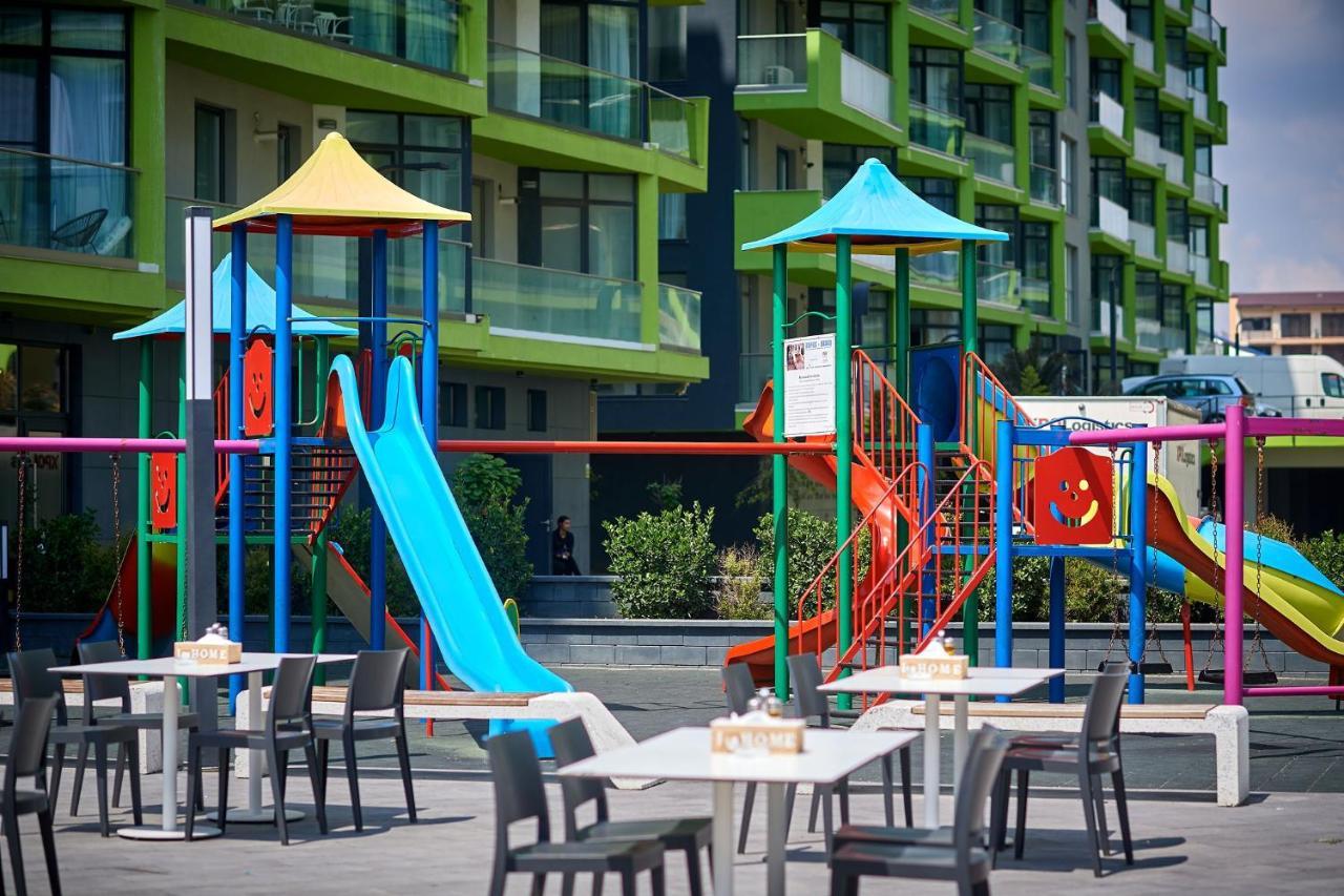 Vintage Breeze Apartment - Spa Pools Resort Mamaia Exteriör bild