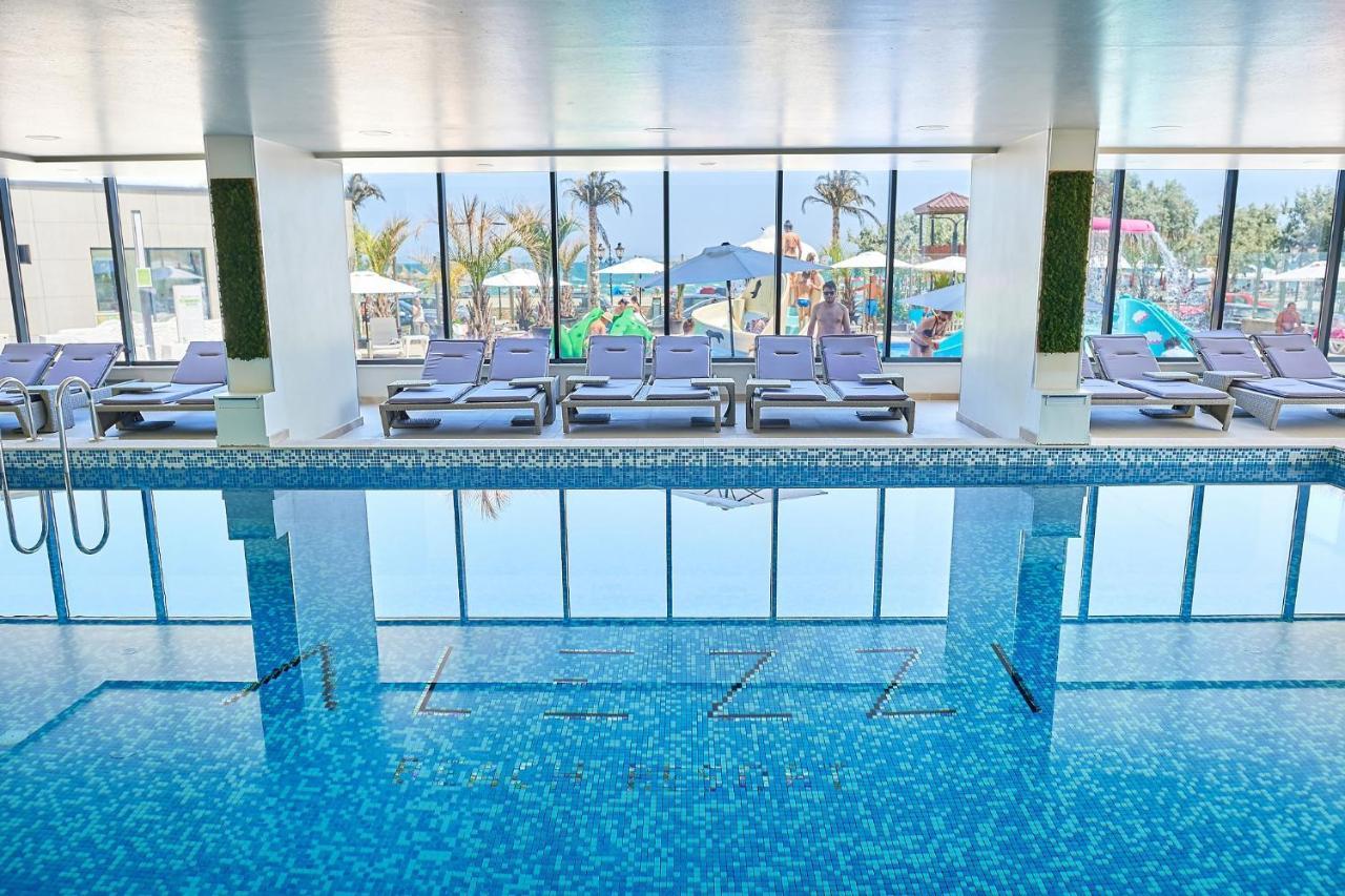 Vintage Breeze Apartment - Spa Pools Resort Mamaia Exteriör bild